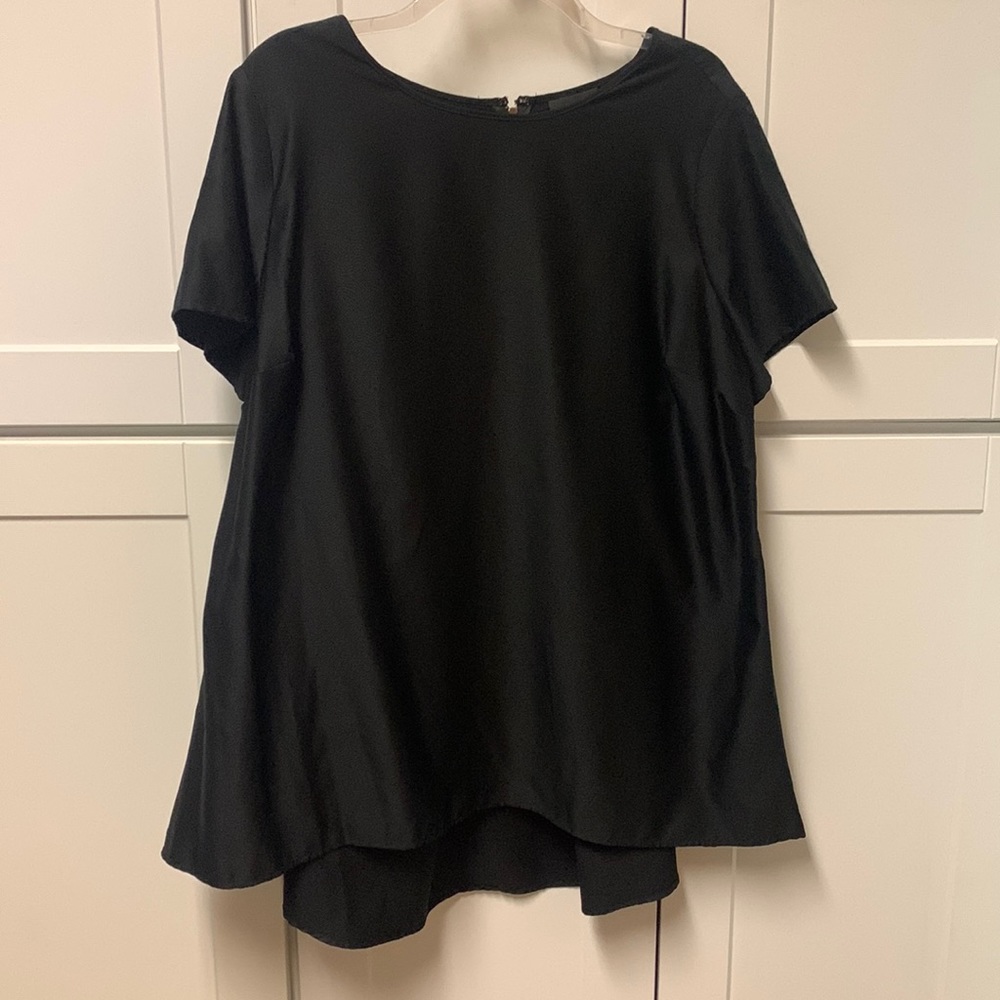 Apt 9 Black top with dot pattern in fabric. Zip back and slightly fitted bust.